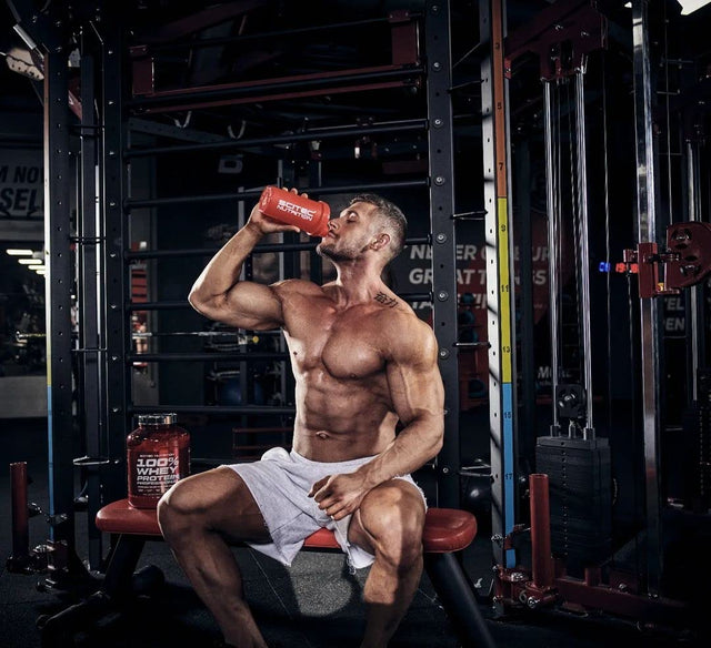 Scitec Nutrition 100% Whey Professional 920G Strawberry White Chocolate