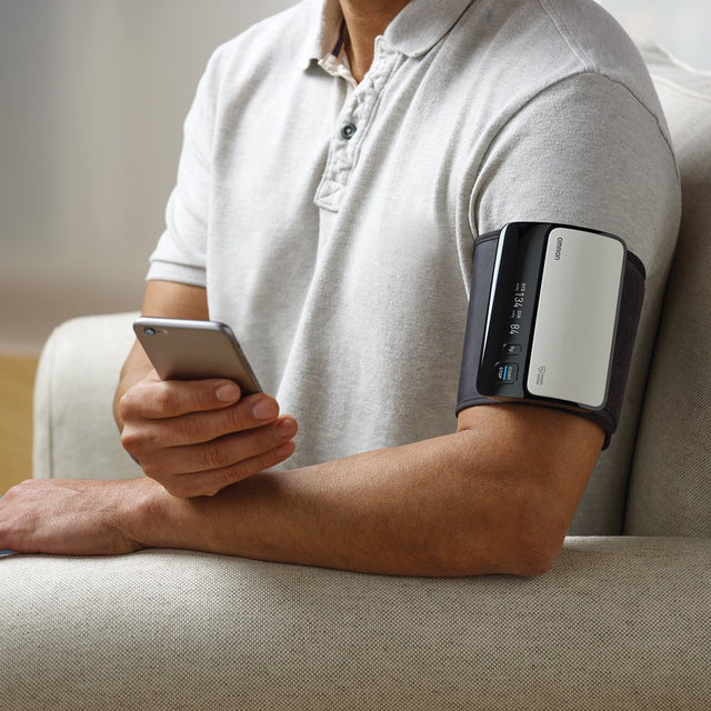 OMRON Evolv Wireless Blood Pressure Monitor (BP7000), Upper Arm Cuff, Digital Bluetooth Blood Pressure Machine, Portable One-Piece Design